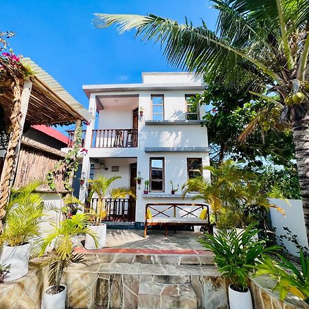 Bed and Breakfast Barabara House Джамбиани Экстерьер фото