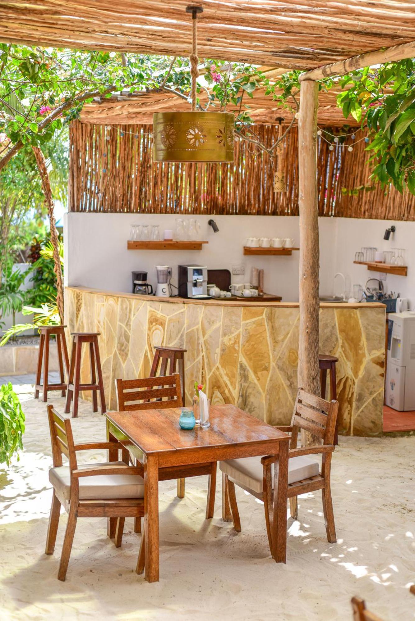 Bed and Breakfast Barabara House Джамбиани Экстерьер фото