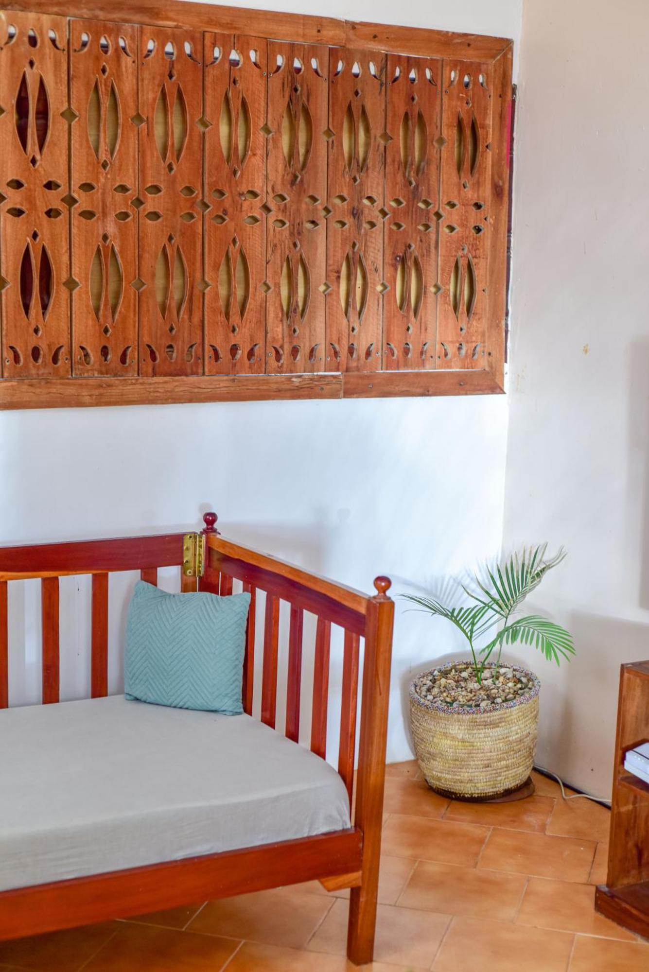 Bed and Breakfast Barabara House Джамбиани Экстерьер фото