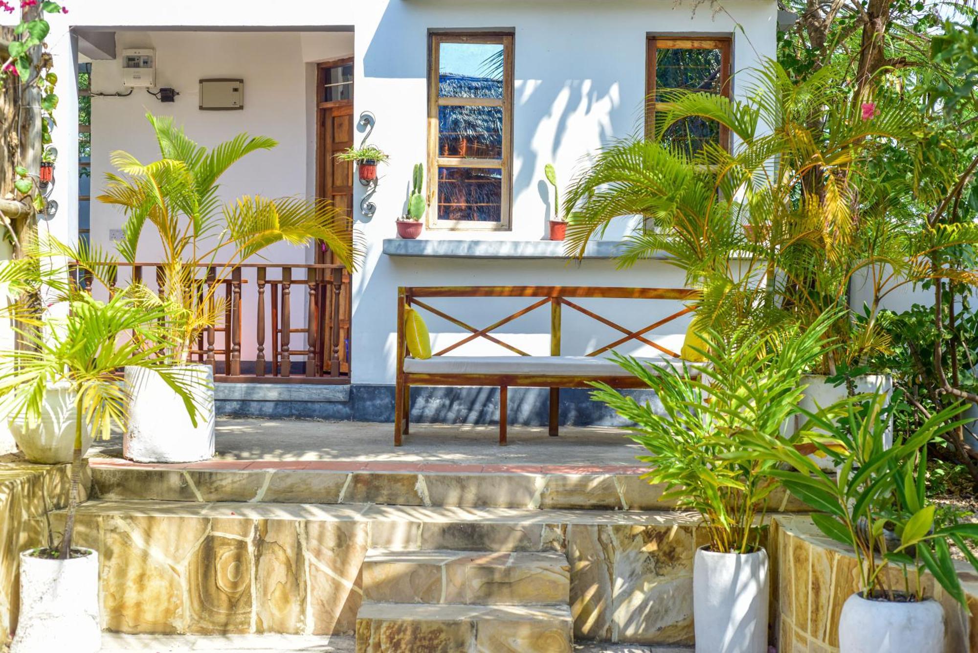 Bed and Breakfast Barabara House Джамбиани Экстерьер фото