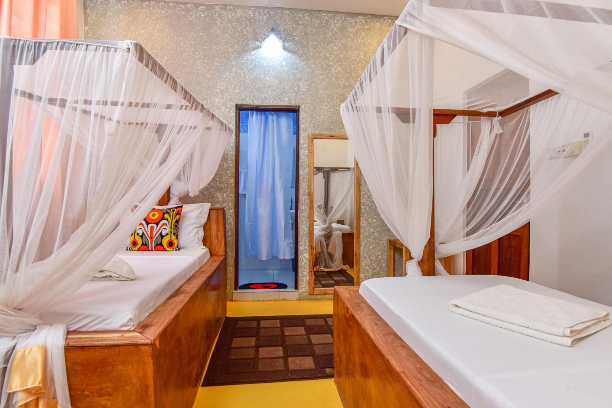 Bed and Breakfast Barabara House Джамбиани Экстерьер фото
