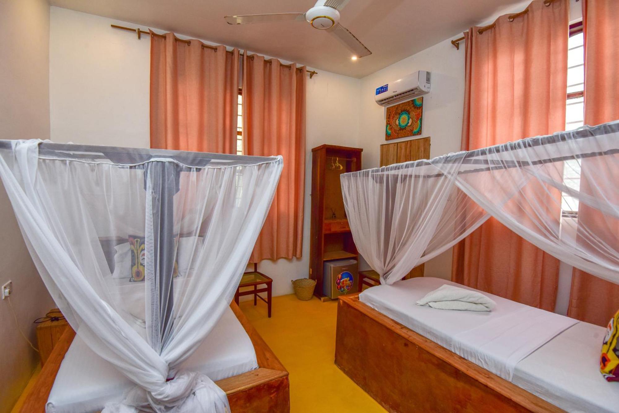 Bed and Breakfast Barabara House Джамбиани Экстерьер фото
